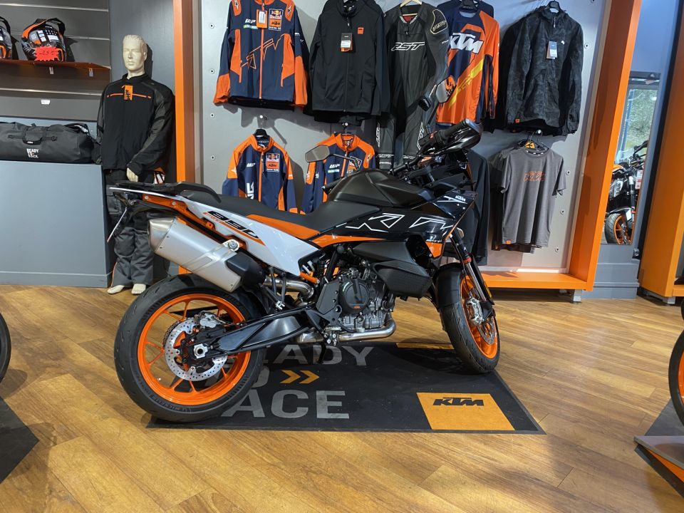 KTM 890 SMT 4