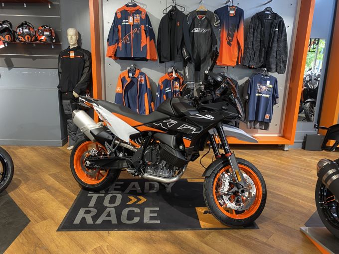 KTM 890 SMT 4
