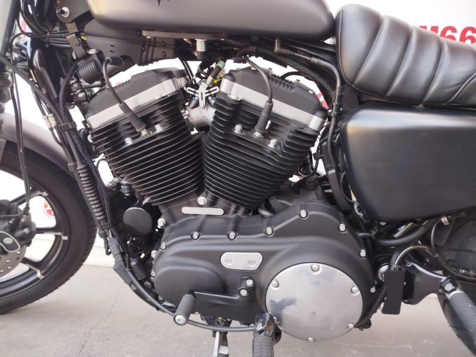 HARLEY-DAVIDSON SPORTSTER IRON 883 ABS 4