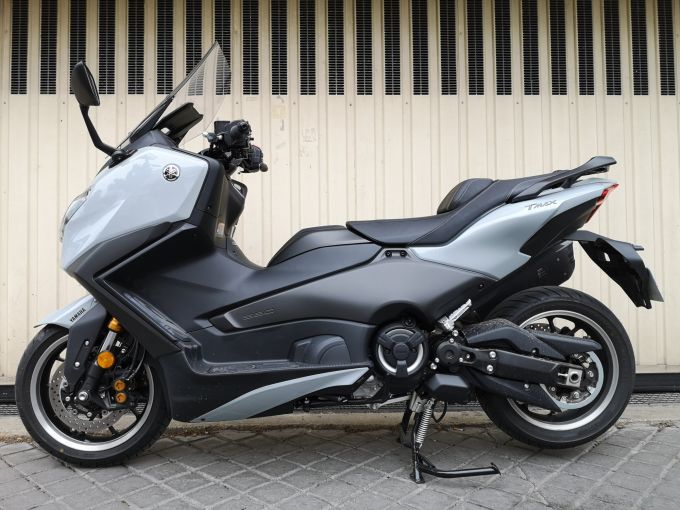 YAMAHA XP T-MAX 560 TECH MAX 4