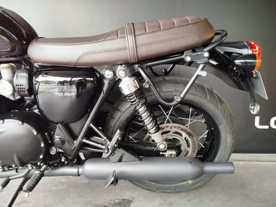 TRIUMPH Bonneville T120 Black 4