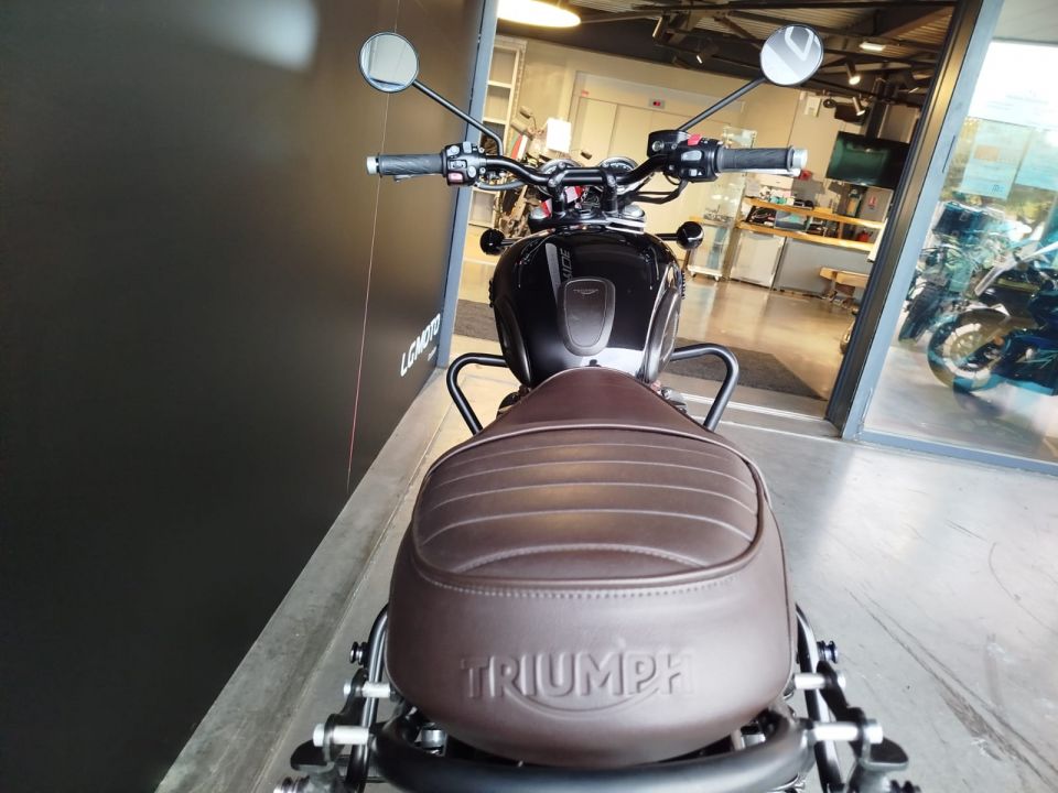 TRIUMPH Bonneville T120 Black 4