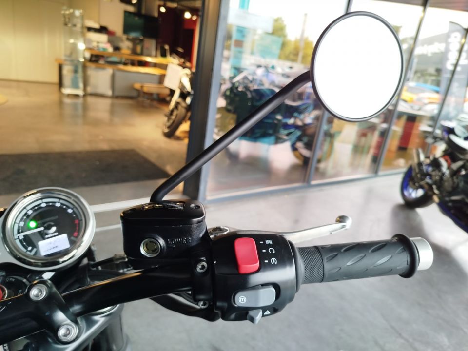 TRIUMPH Bonneville T120 Black 4