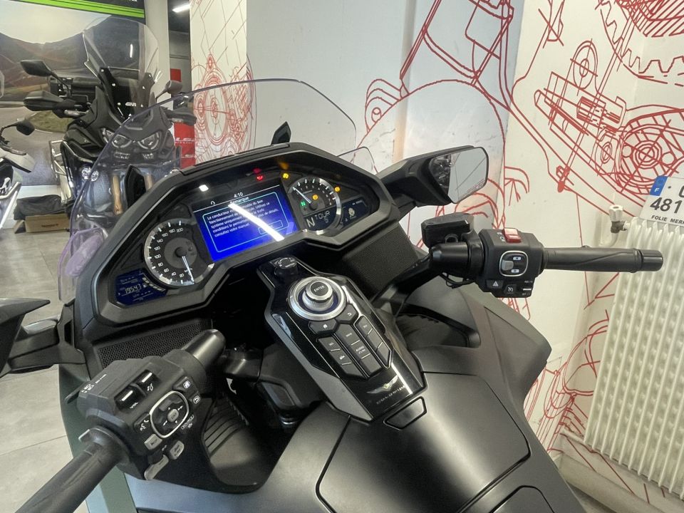 HONDA GL 1800 GOLDWING DCT 4