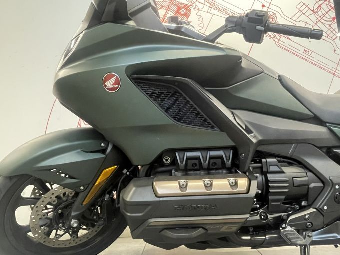 HONDA GL 1800 GOLDWING DCT 4