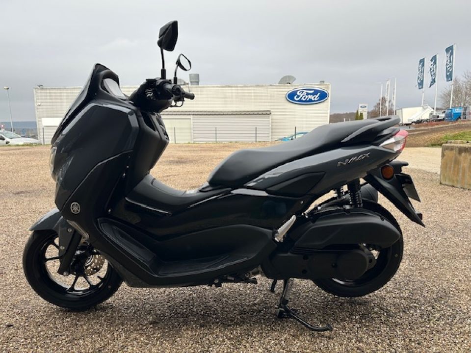 YAMAHA NMAX 125 4