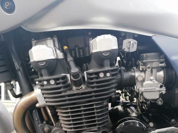KAWASAKI ZR-7 S 4