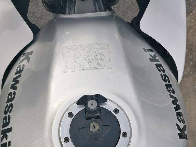 KAWASAKI ZR-7 S 4