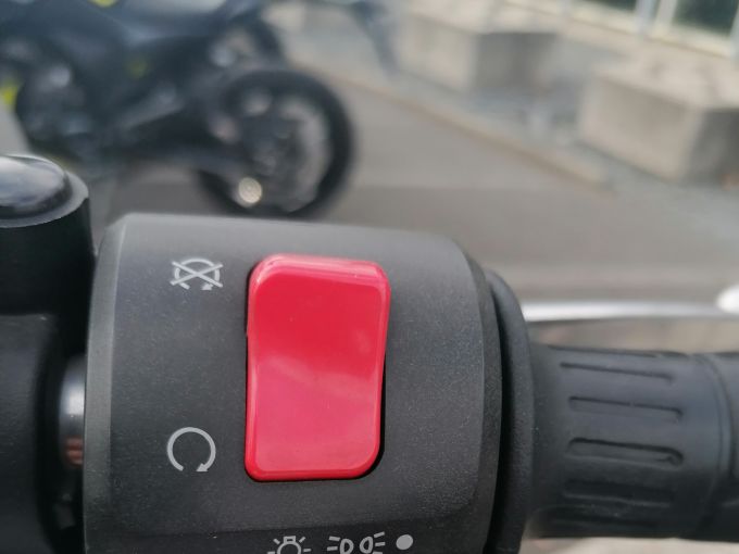 KAWASAKI ZR-7 S 4