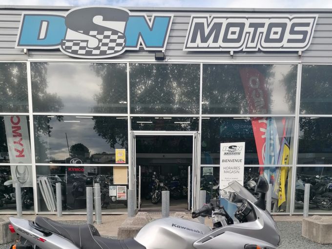 KAWASAKI ZR-7 S 4