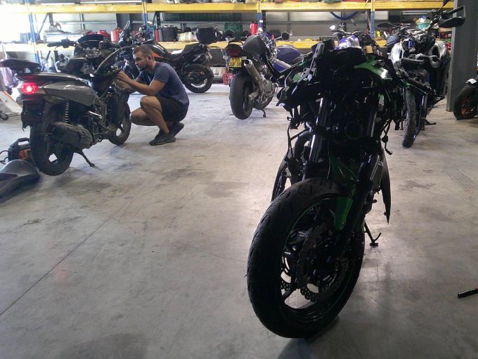 KAWASAKI NINJA 650 4