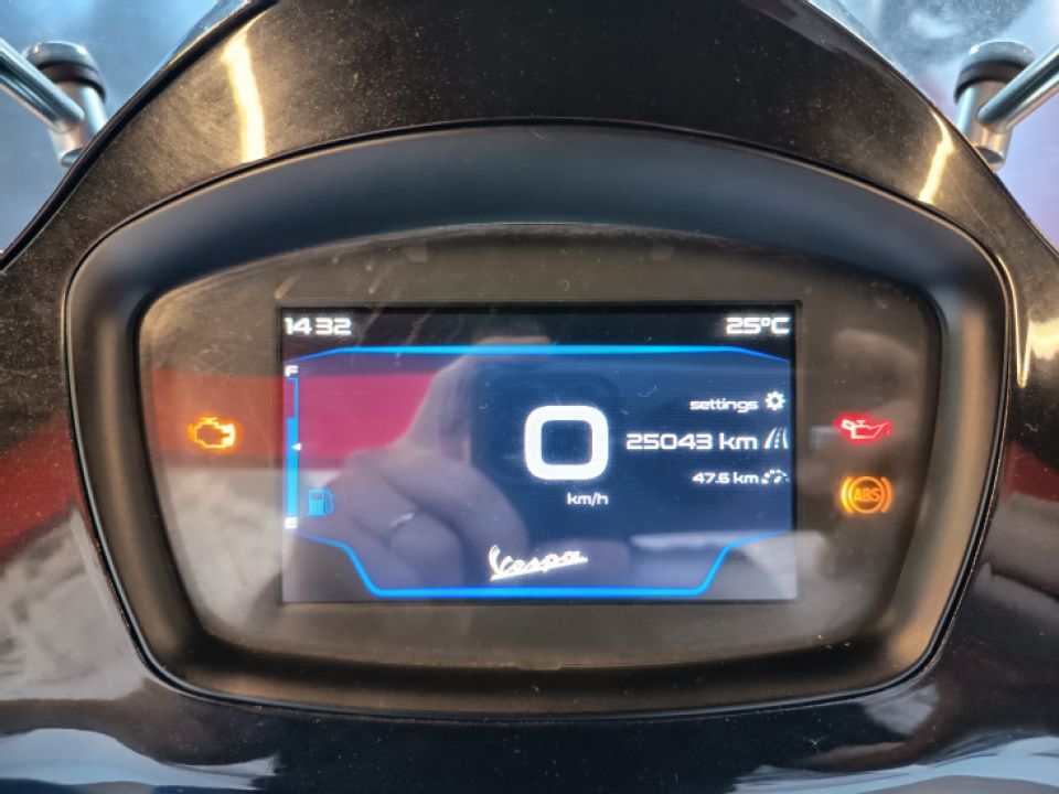 PIAGGIO VESPA GTS ABS IE 300 4