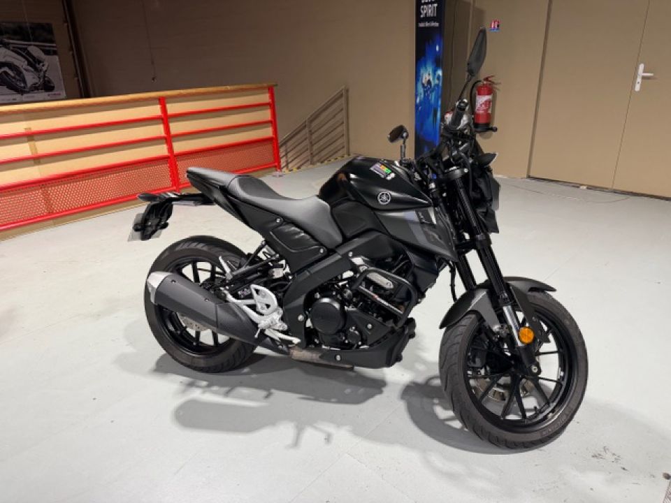 YAMAHA MT-125 ABS 4