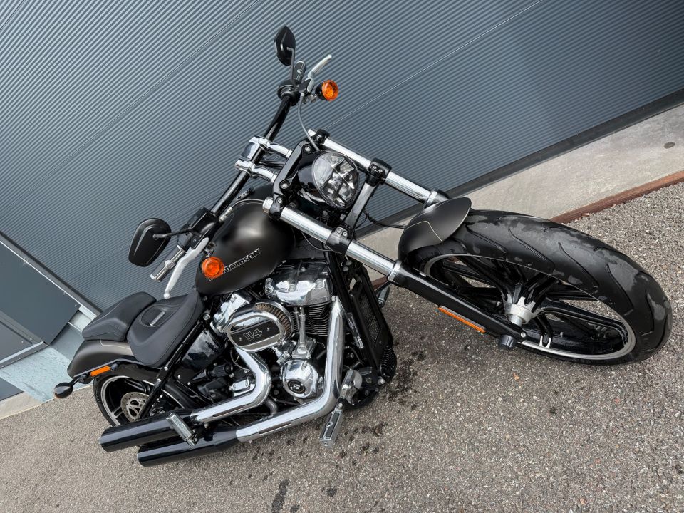 HARLEY-DAVIDSON SOFTAIL BREAKOUT 1868 4