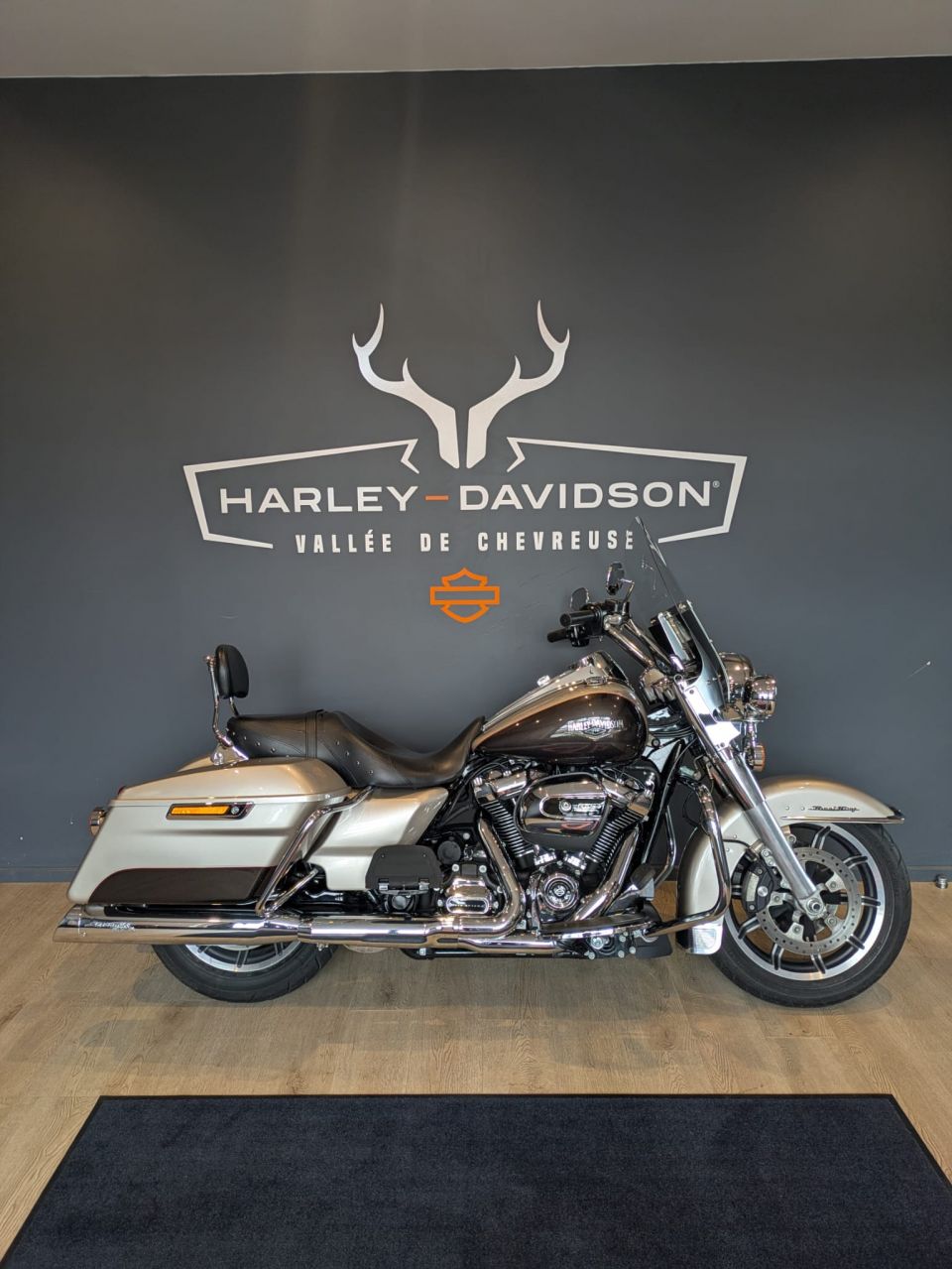 HARLEY-DAVIDSON TOURING ROAD KING 1745 4