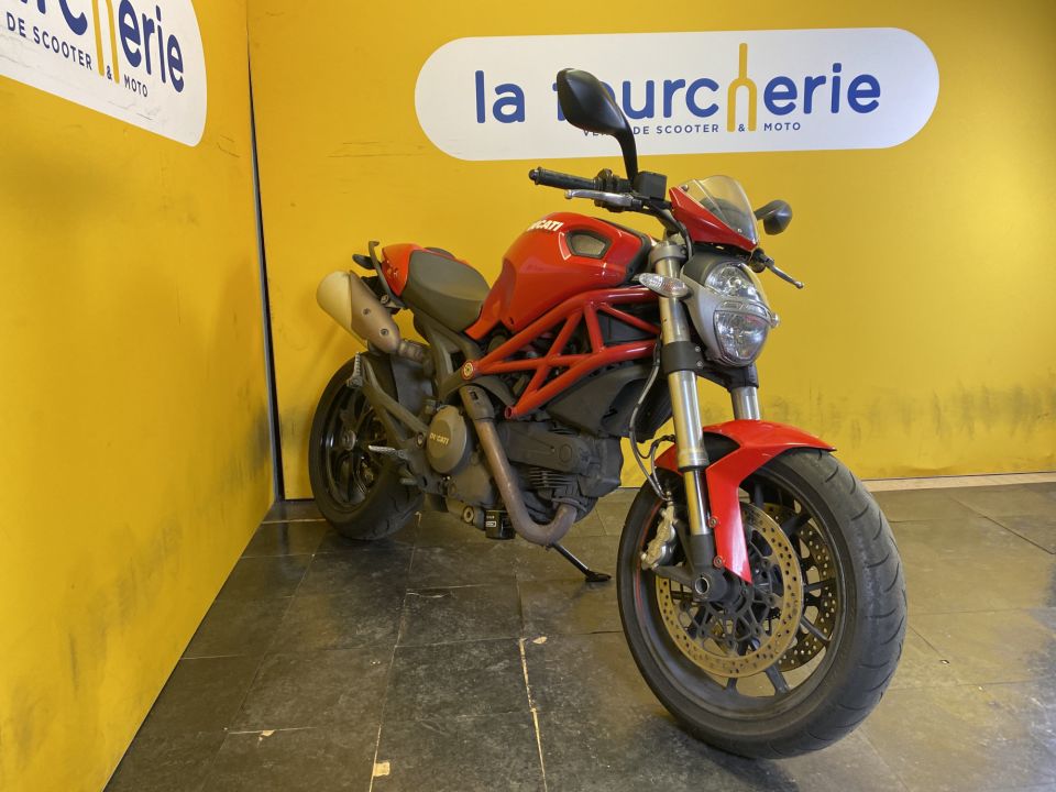 DUCATI MONSTER 796 4
