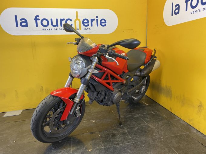 DUCATI MONSTER 796 4