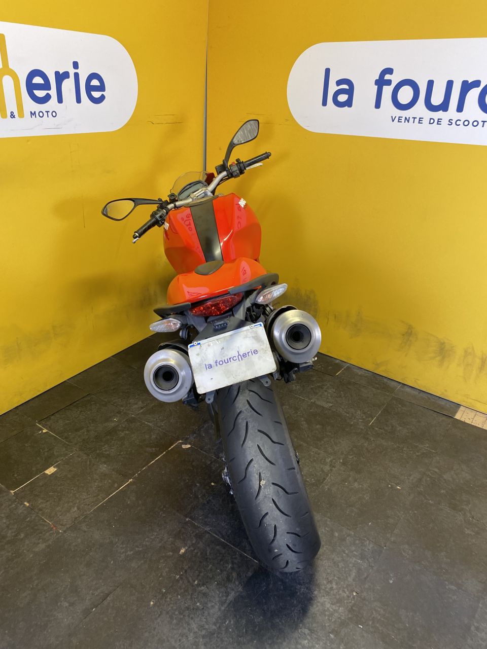 DUCATI MONSTER 796 4