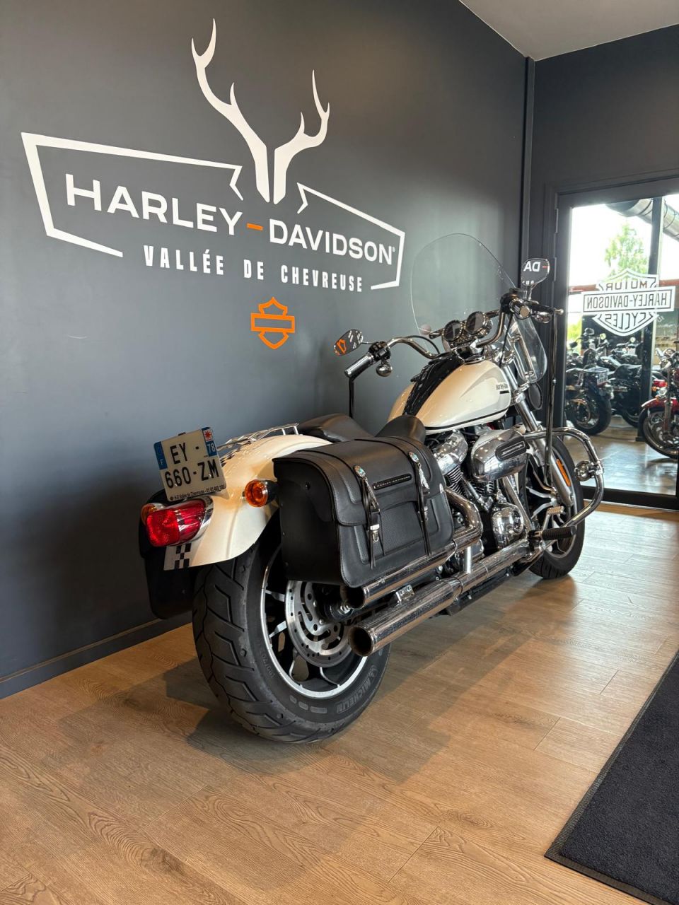 HARLEY-DAVIDSON SOFTAIL LOW RIDER 1745 4