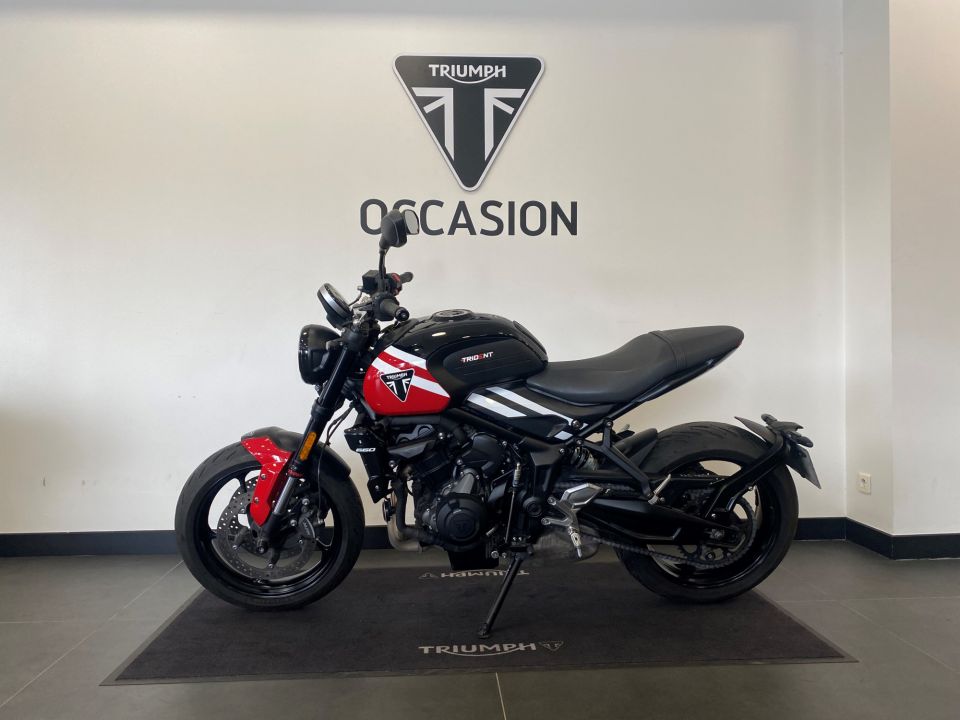 TRIUMPH TRIDENT 660 4