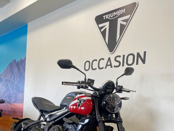 TRIUMPH TRIDENT 660 4