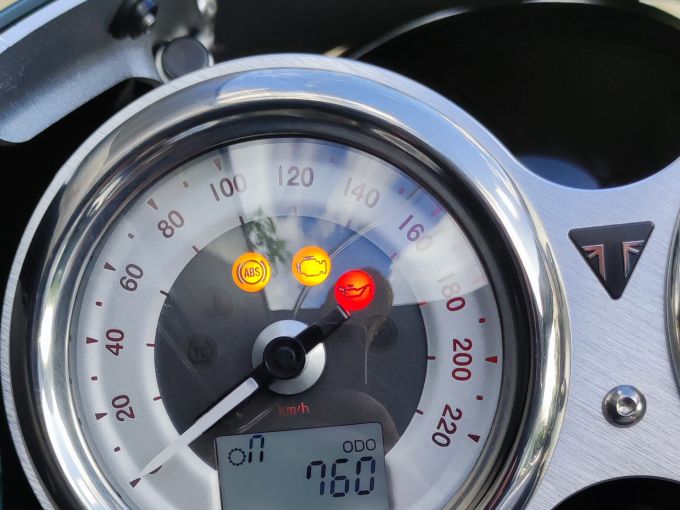 TRIUMPH THRUXTON 1200 RS 4