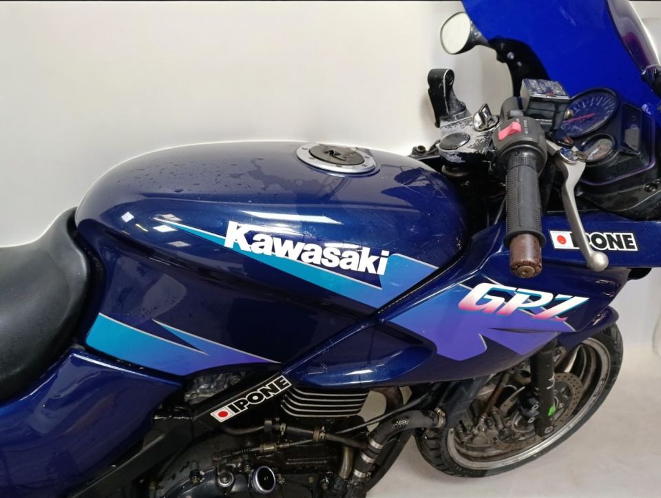 KAWASAKI GPZ 4