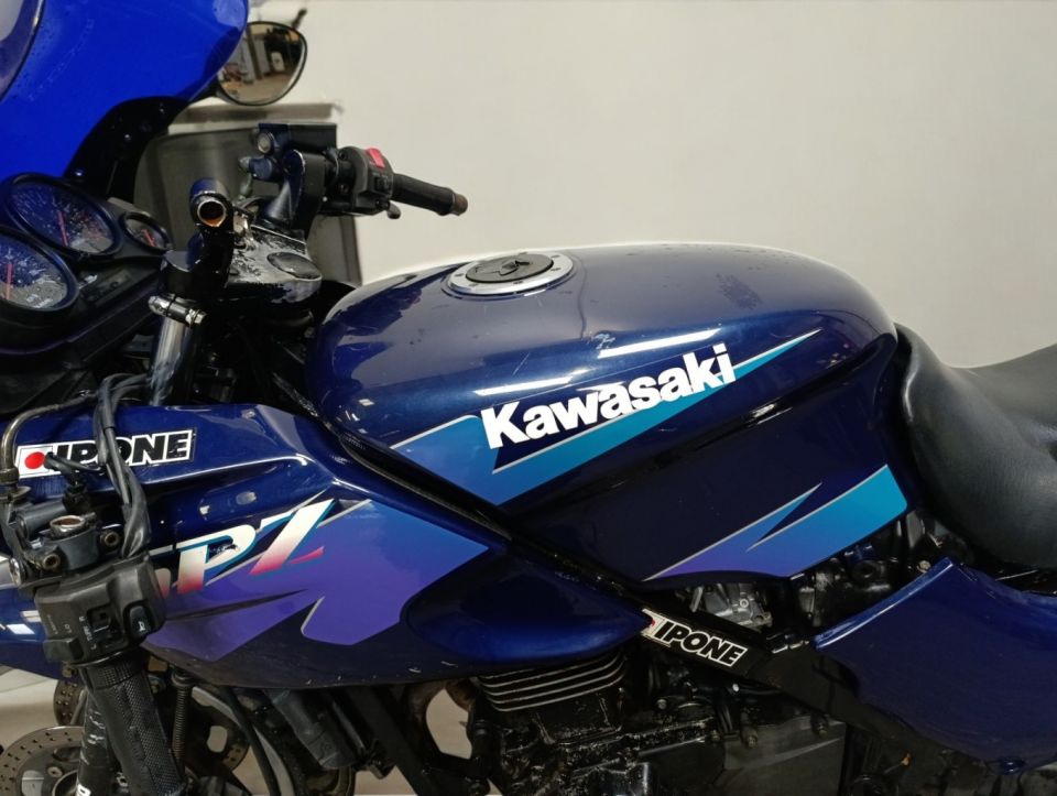 KAWASAKI GPZ 4