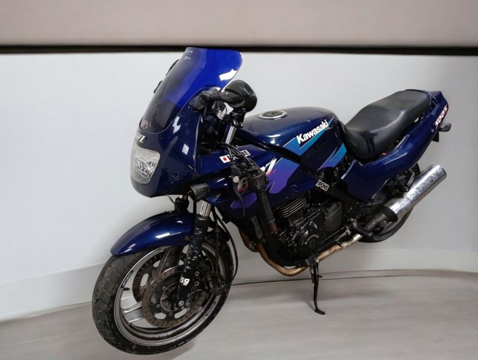 KAWASAKI GPZ 4