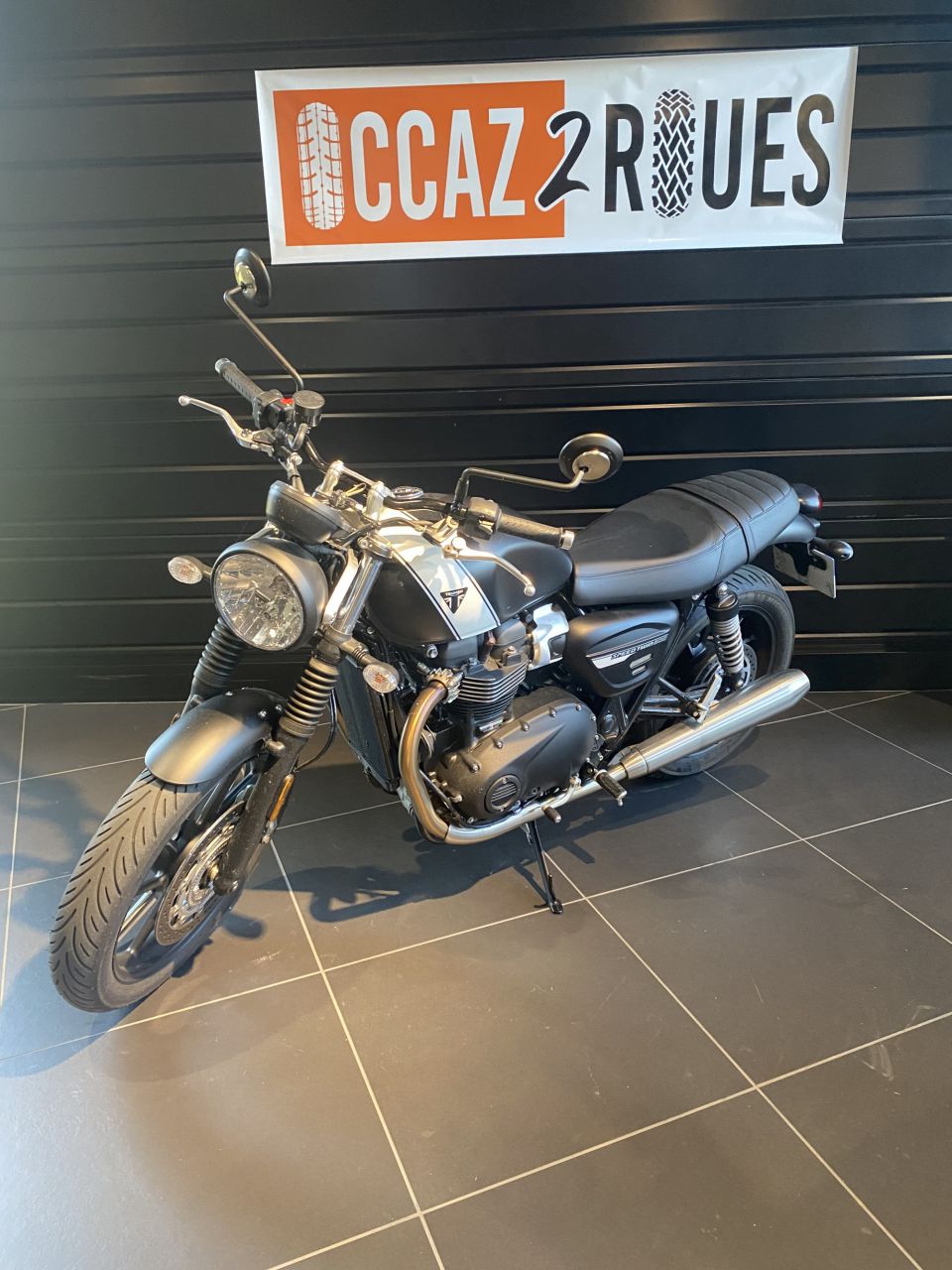 TRIUMPH SPEED TWIN 900 4