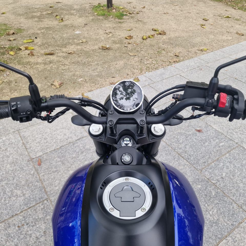 YAMAHA XSR 125 4