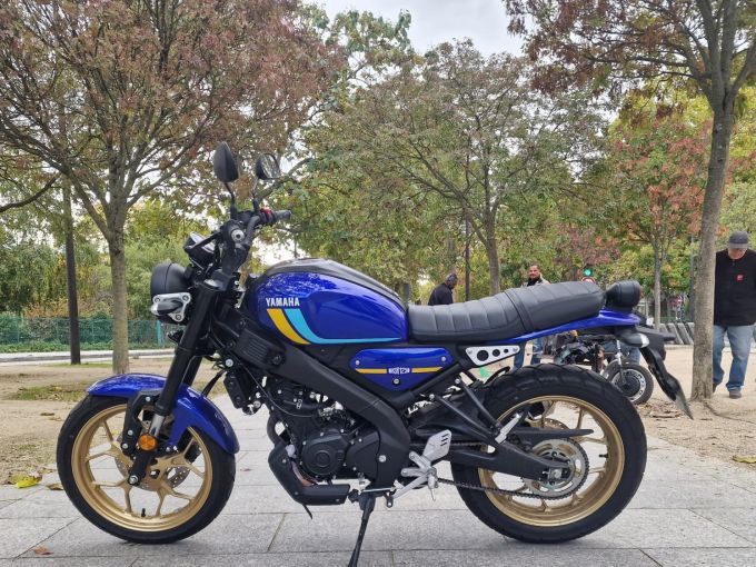 YAMAHA XSR 125 4