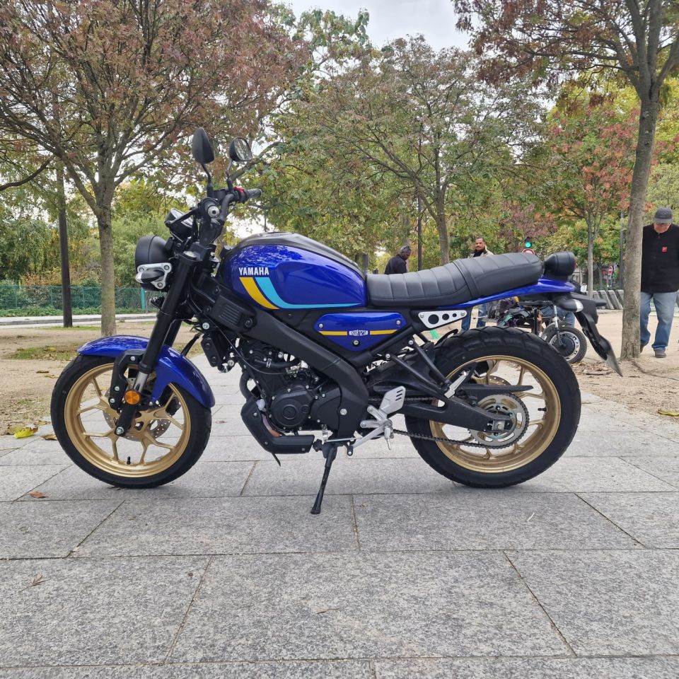 YAMAHA XSR 125 4