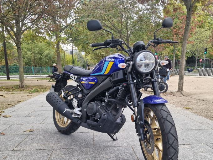 YAMAHA XSR 125 4