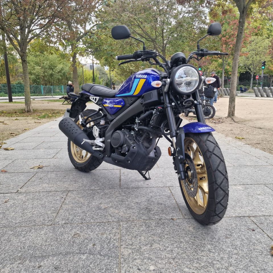 YAMAHA XSR 125 4