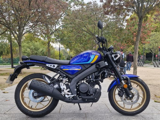 YAMAHA XSR 125 4