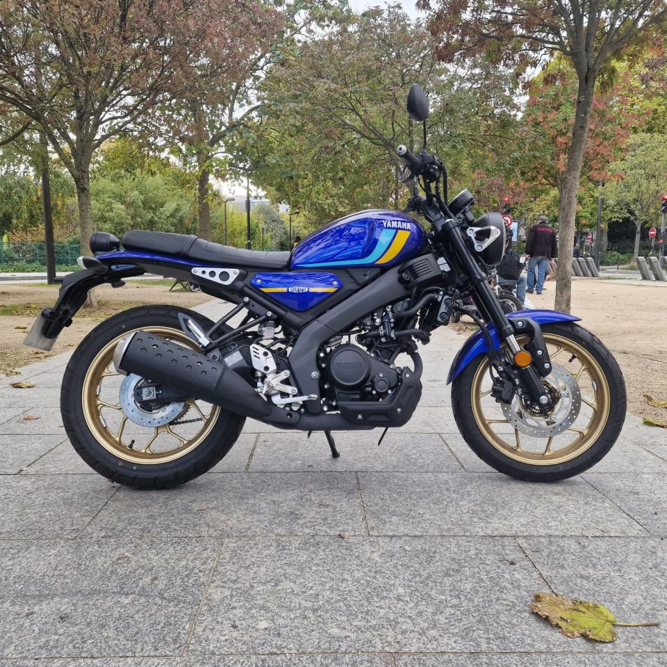YAMAHA XSR 125 4