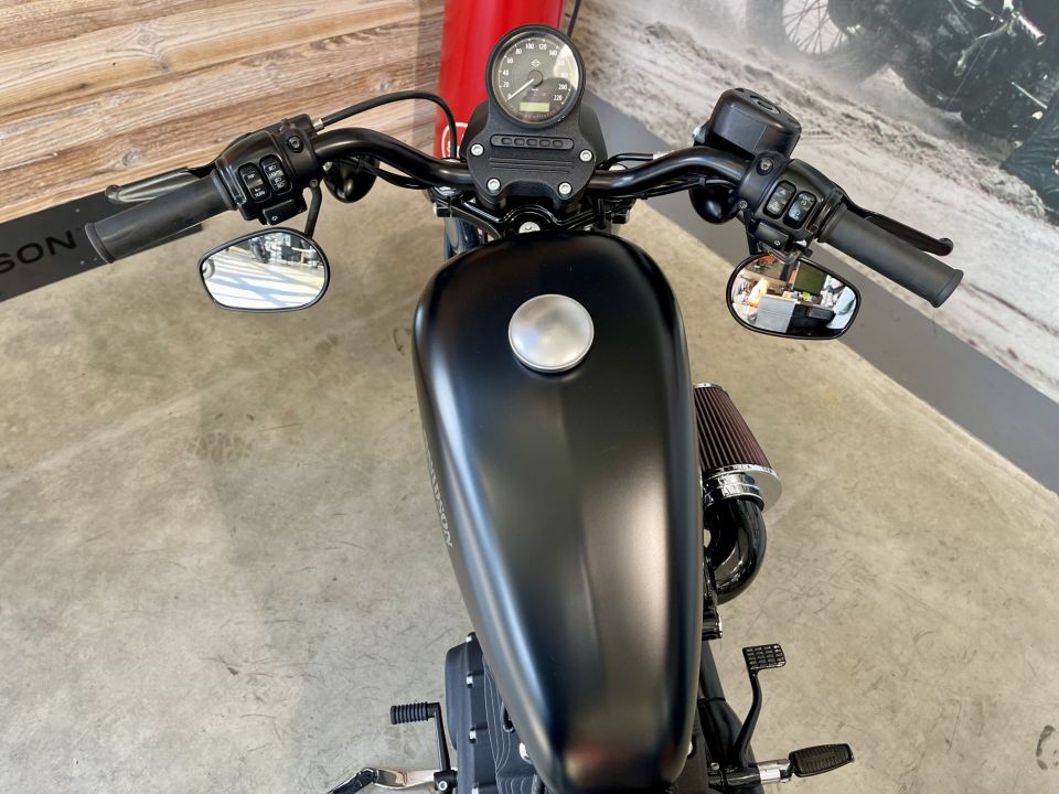 HARLEY-DAVIDSON SPORTSTER IRON 883 4