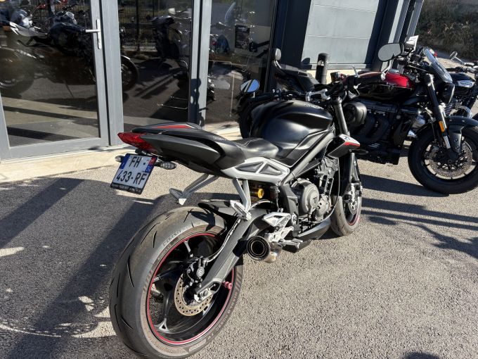 TRIUMPH STREET TRIPLE 765 RS 4