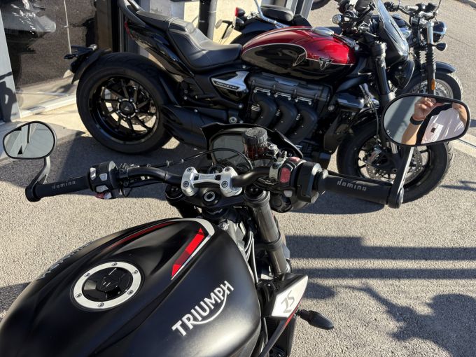 TRIUMPH STREET TRIPLE 765 RS 4