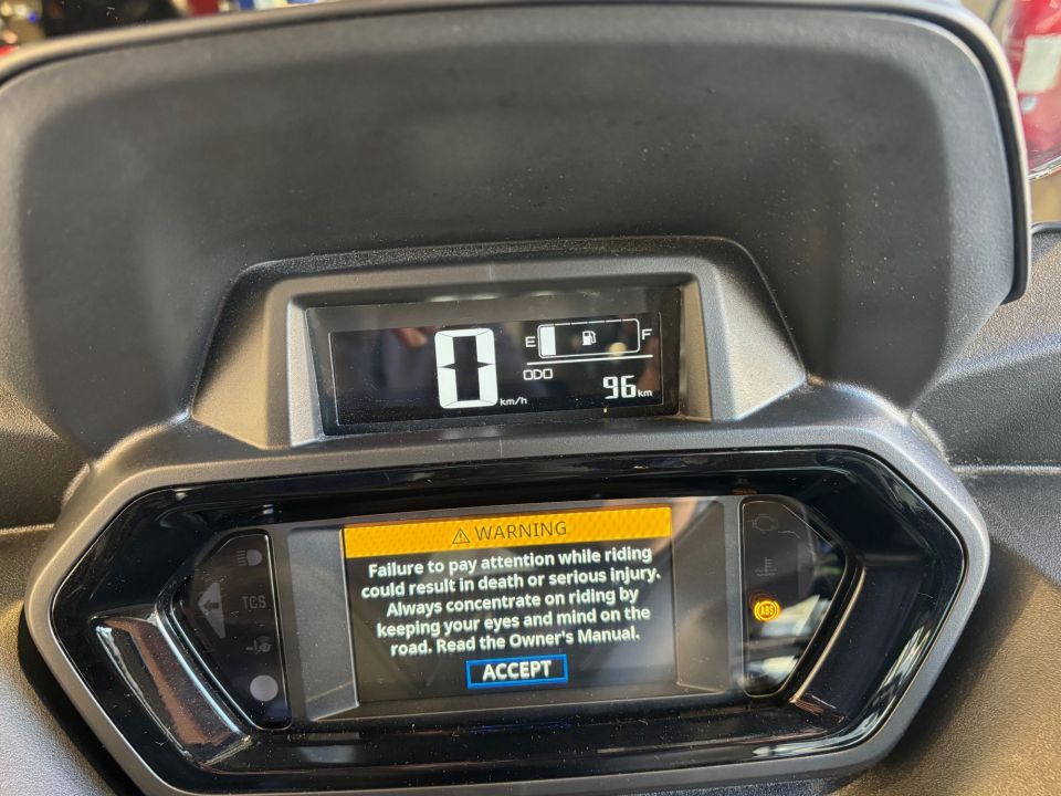 YAMAHA XMAX 300 Tech Max 4