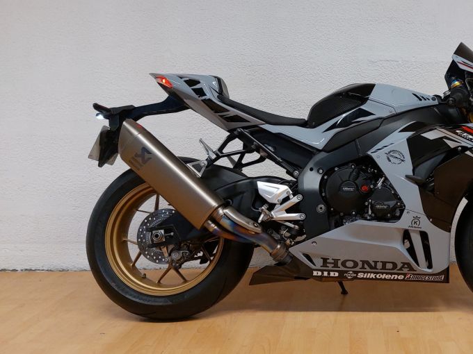 HONDA CBR 1000  RR-R FIREBLADE SP 4