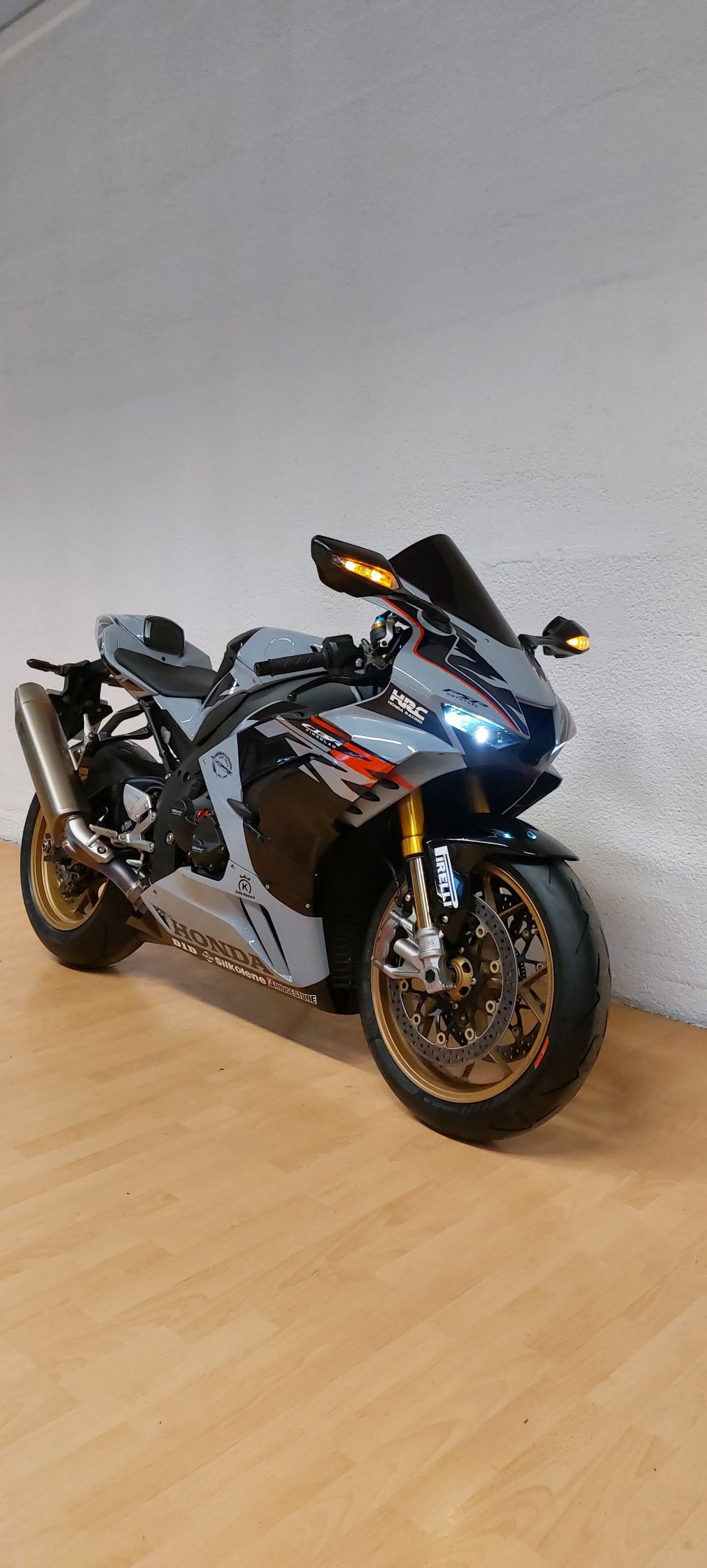 HONDA CBR 1000  RR-R FIREBLADE SP 4