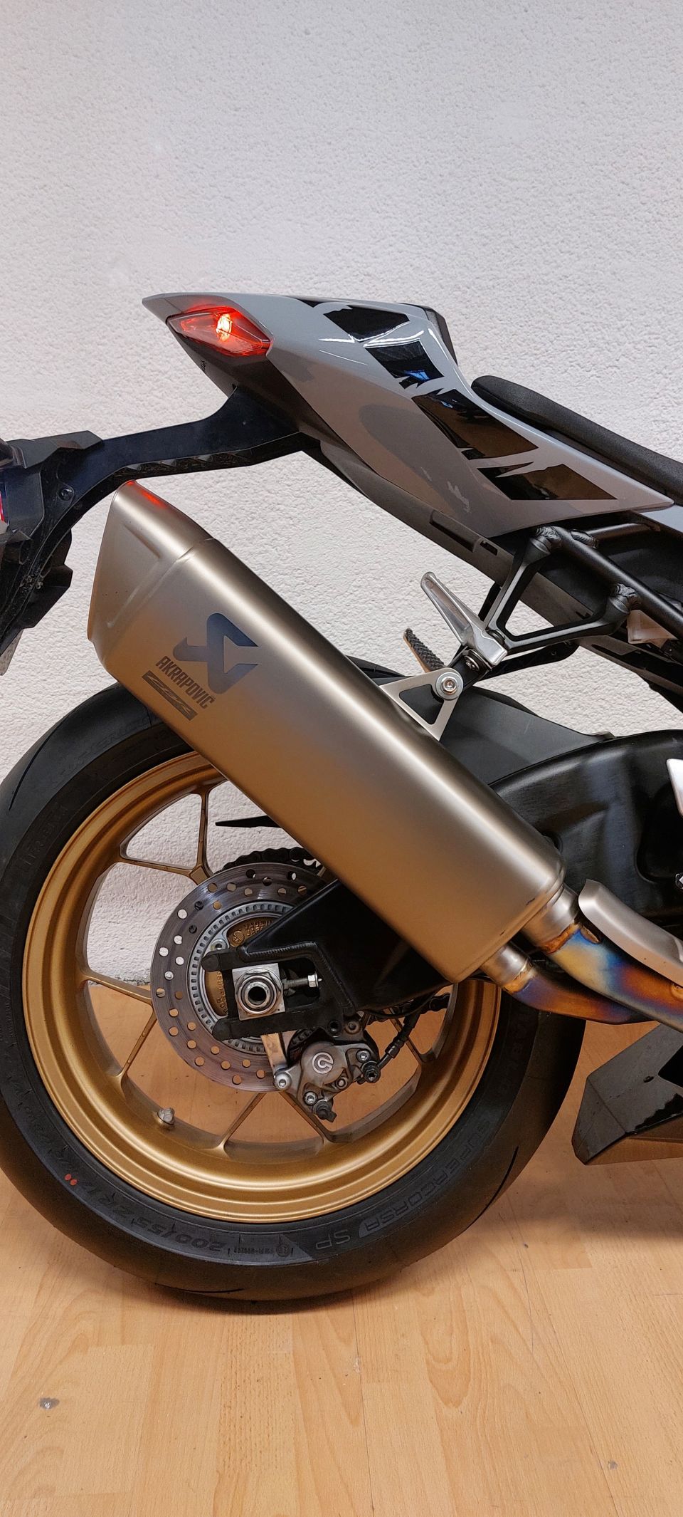 HONDA CBR 1000  RR-R FIREBLADE SP 4