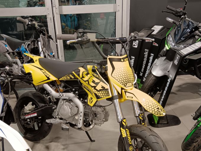 YCF 125 SUPERMOTARD 4