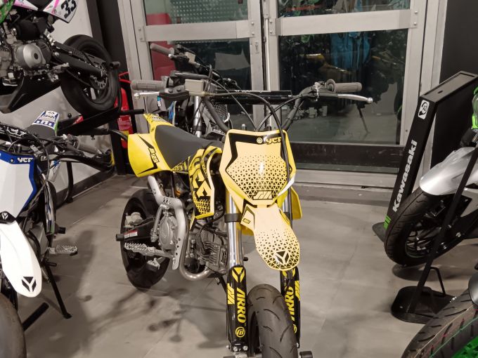 YCF 125 SUPERMOTARD 4