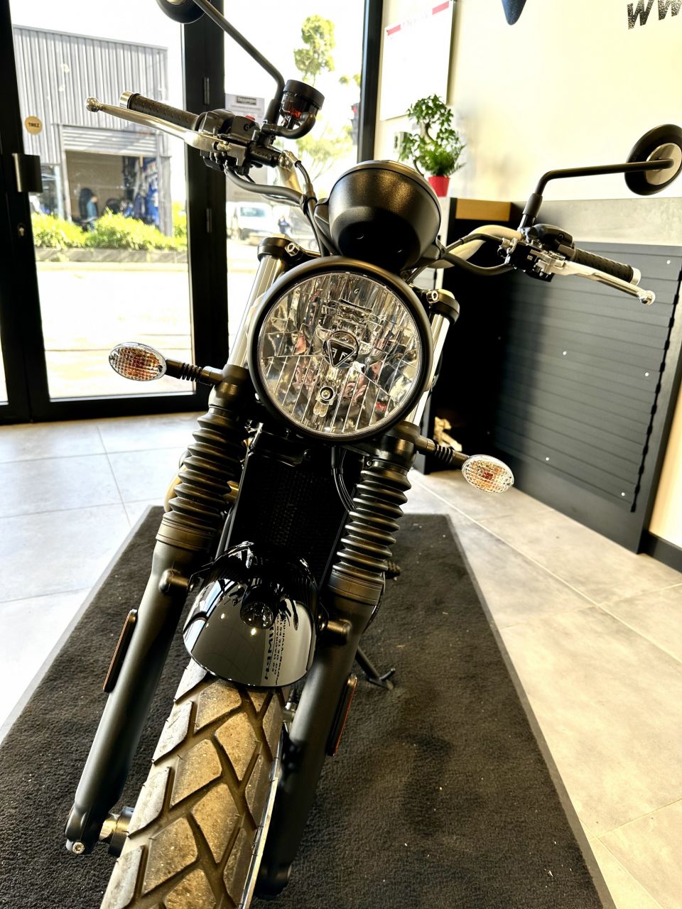 TRIUMPH SCRAMBLER 900 4