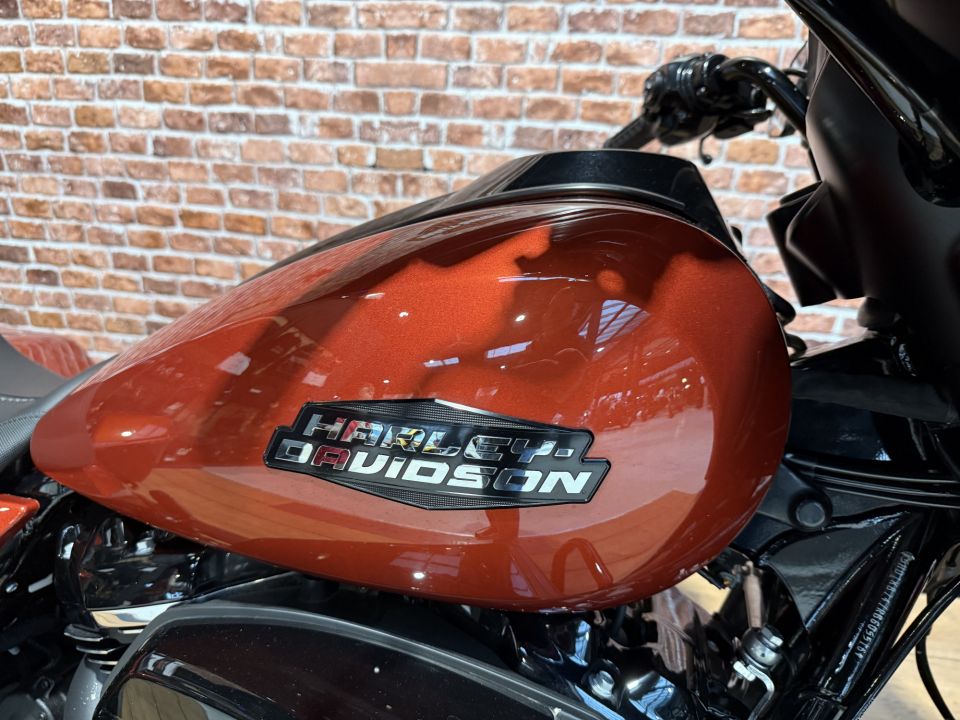 HARLEY-DAVIDSON TOURING STREET GLIDE 1923 4