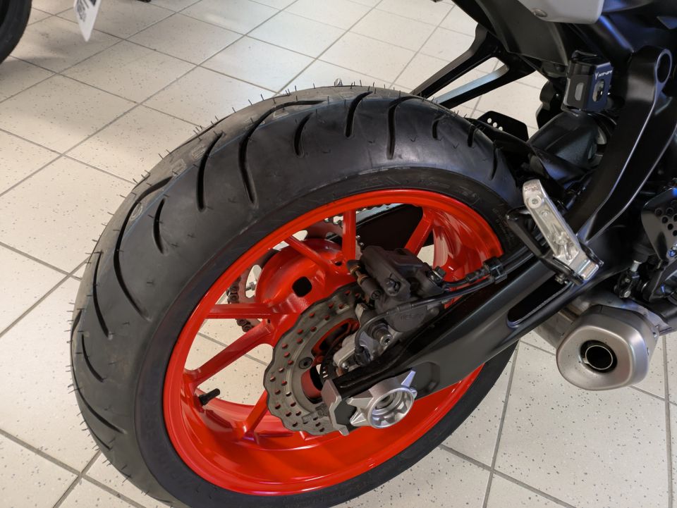 YAMAHA MT-07 (47.5CV) 4