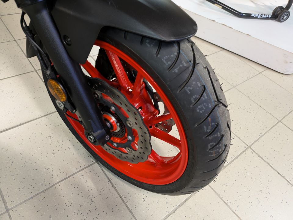 YAMAHA MT-07 (47.5CV) 4